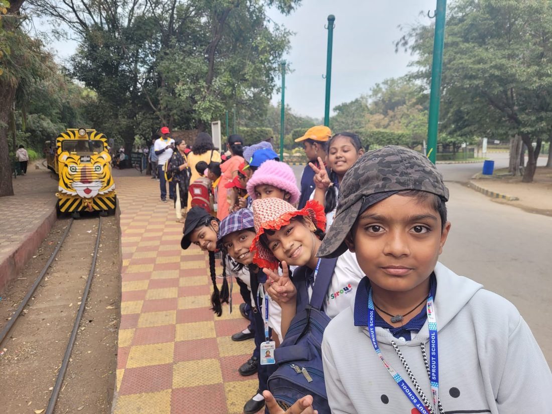 Sprout students arriving by school bus
